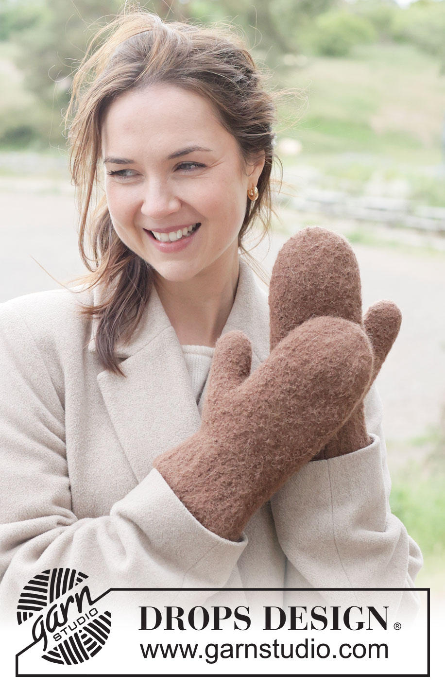 Chestnut Cuddle Mittens