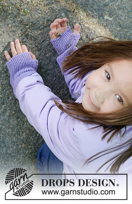 Wisteria Wrist Warmers