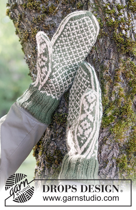 Forest Frost Mittens