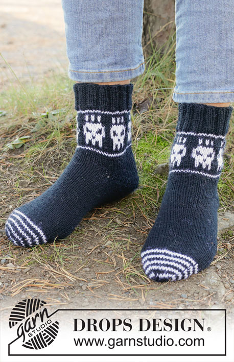 Skeleton Steps Socks