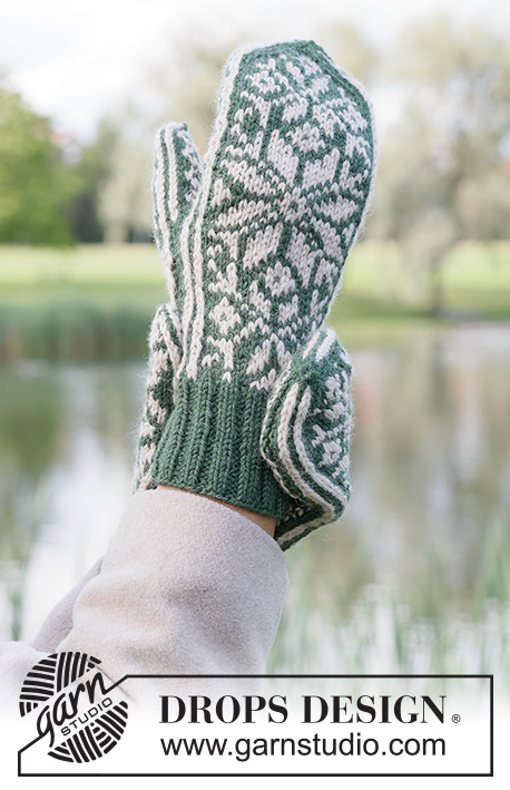 Forest Frost Mittens