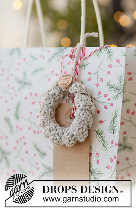 Cozy Holiday Wreath