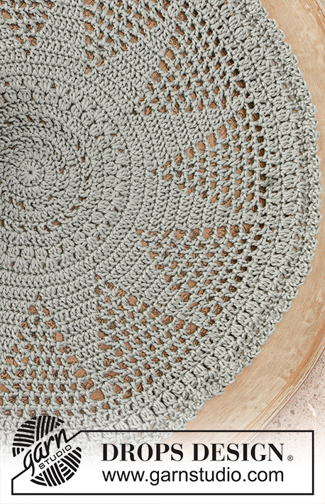 Deck the Tables 4 Deck the Tables